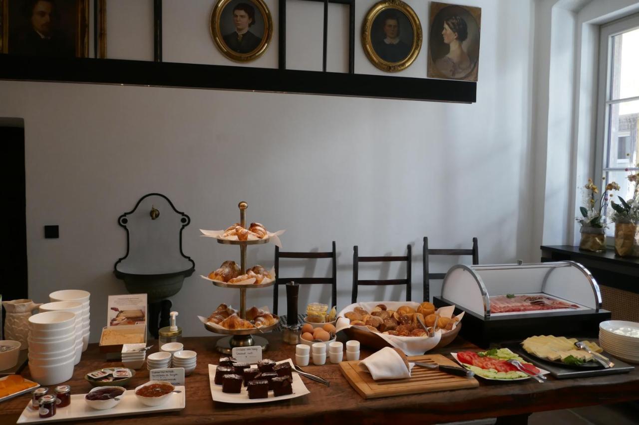 Goldenstern Townhouse Hotel Bolzano Bagian luar foto