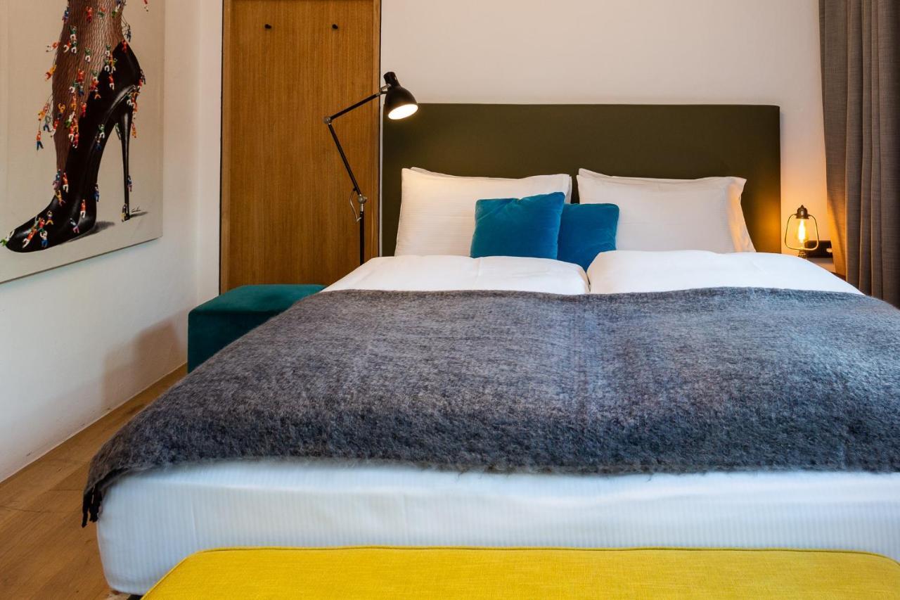 Goldenstern Townhouse Hotel Bolzano Bagian luar foto