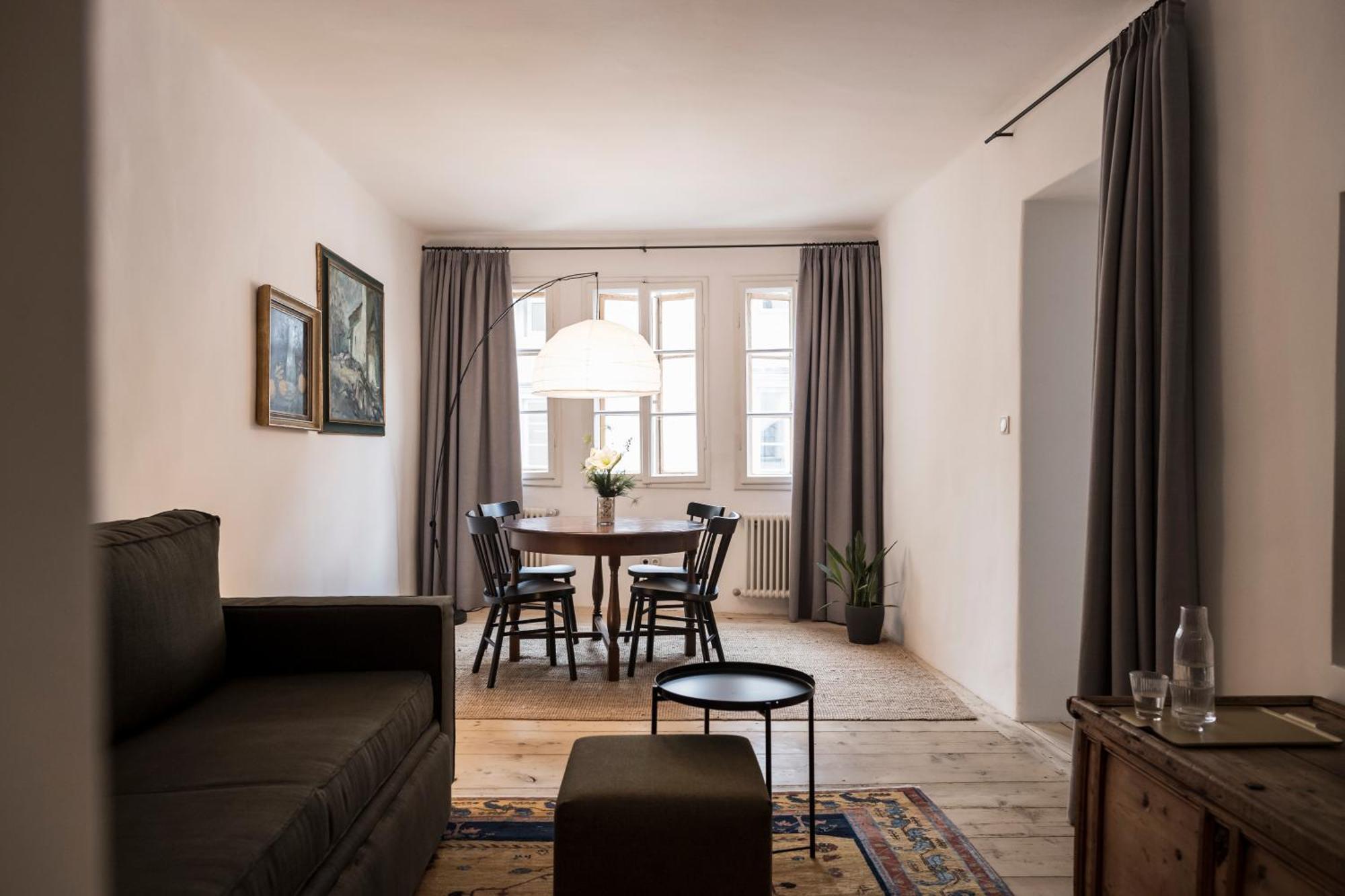 Goldenstern Townhouse Hotel Bolzano Bagian luar foto
