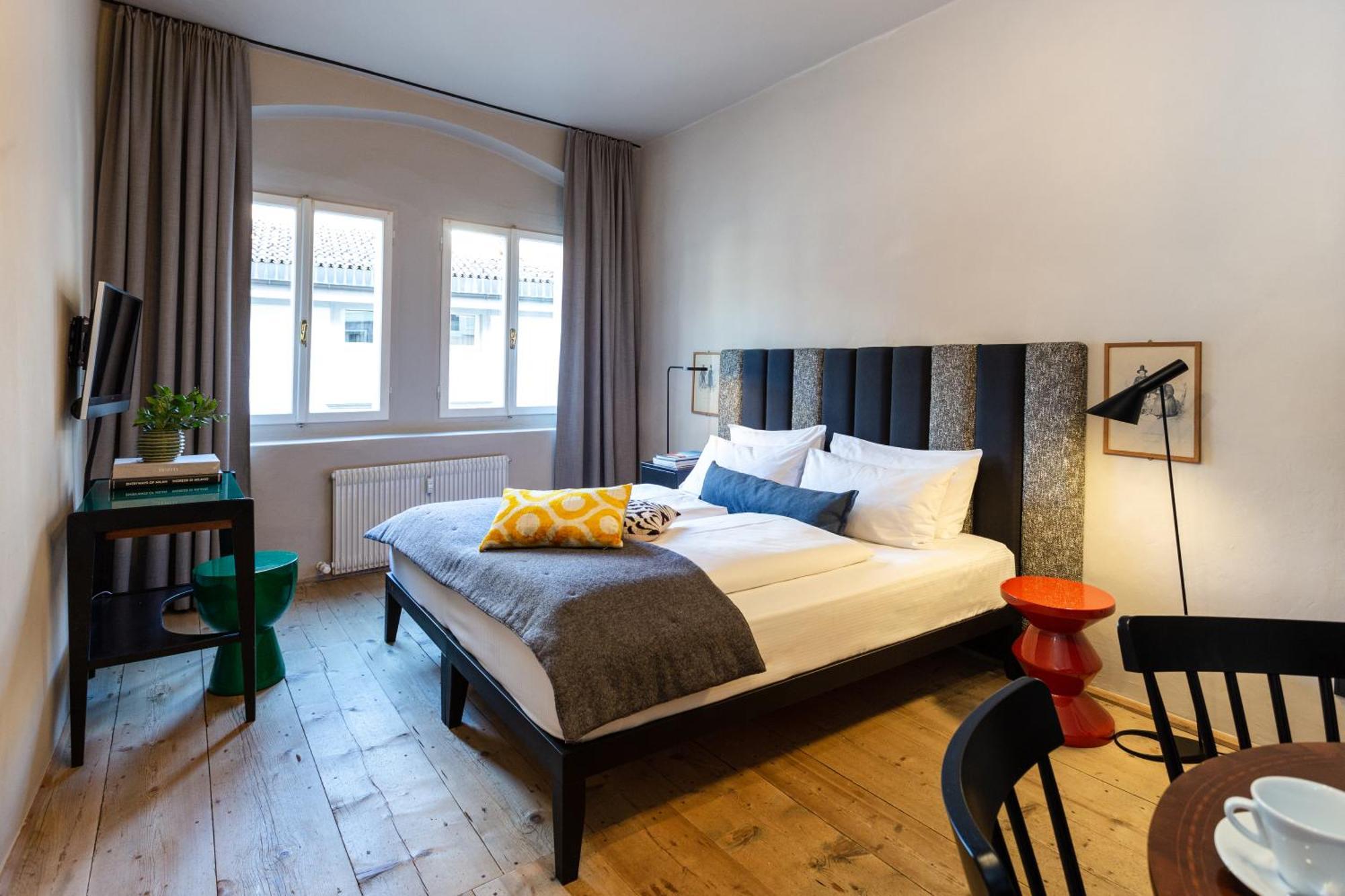 Goldenstern Townhouse Hotel Bolzano Bagian luar foto