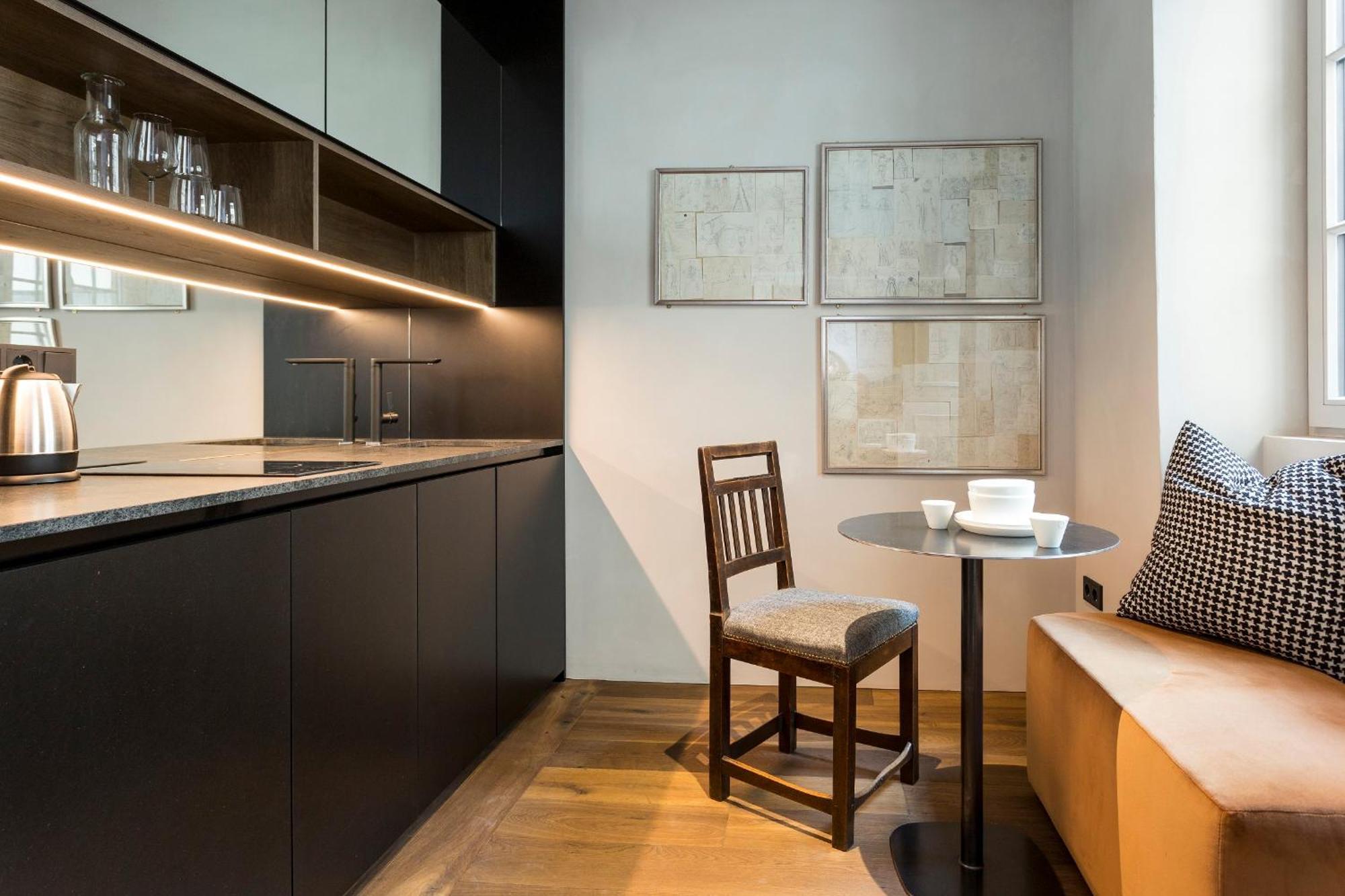 Goldenstern Townhouse Hotel Bolzano Bagian luar foto