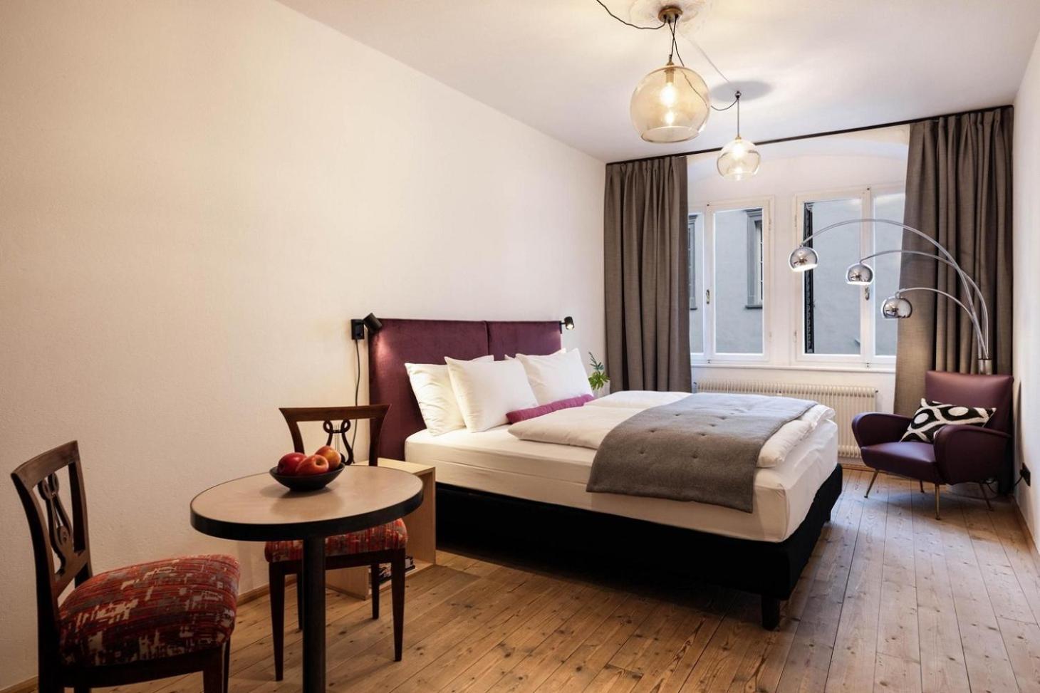 Goldenstern Townhouse Hotel Bolzano Bagian luar foto