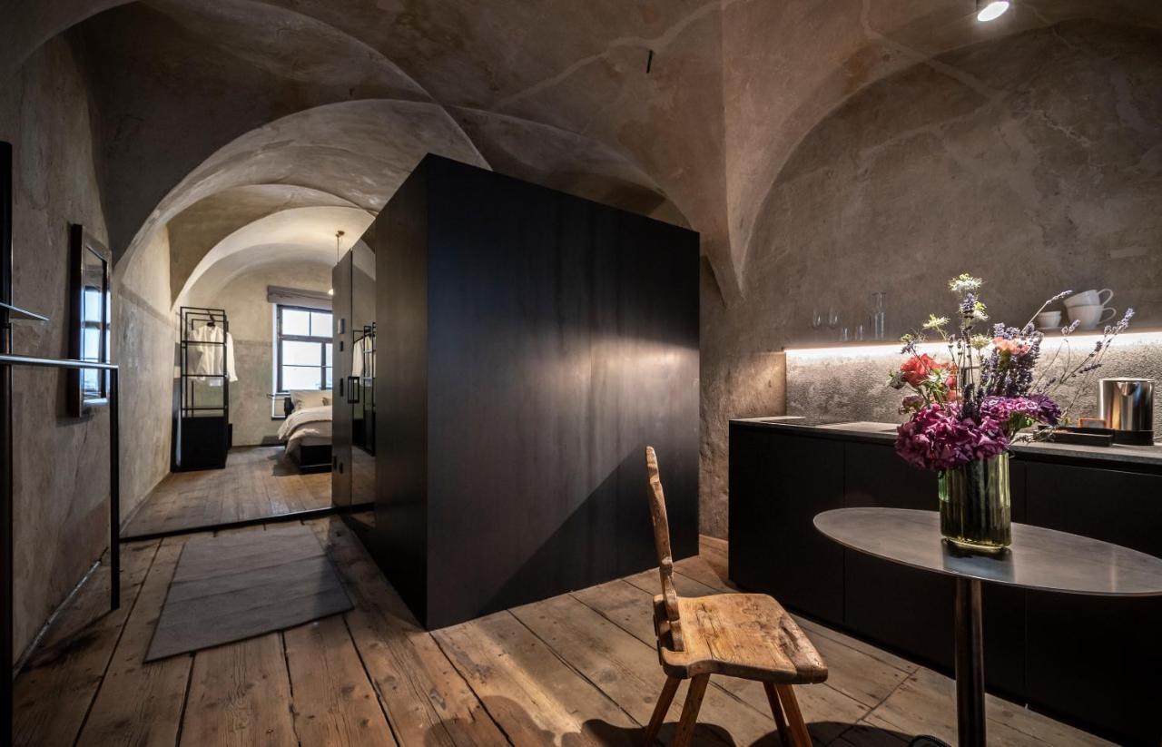 Goldenstern Townhouse Hotel Bolzano Bagian luar foto